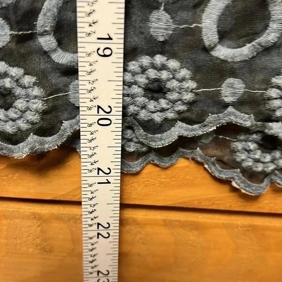Cosmo Embroidered Lace‎ Top Blouse 3/4 Sleeve Circle Pattern Sheer Gray EVEH - Picture 4 of 5